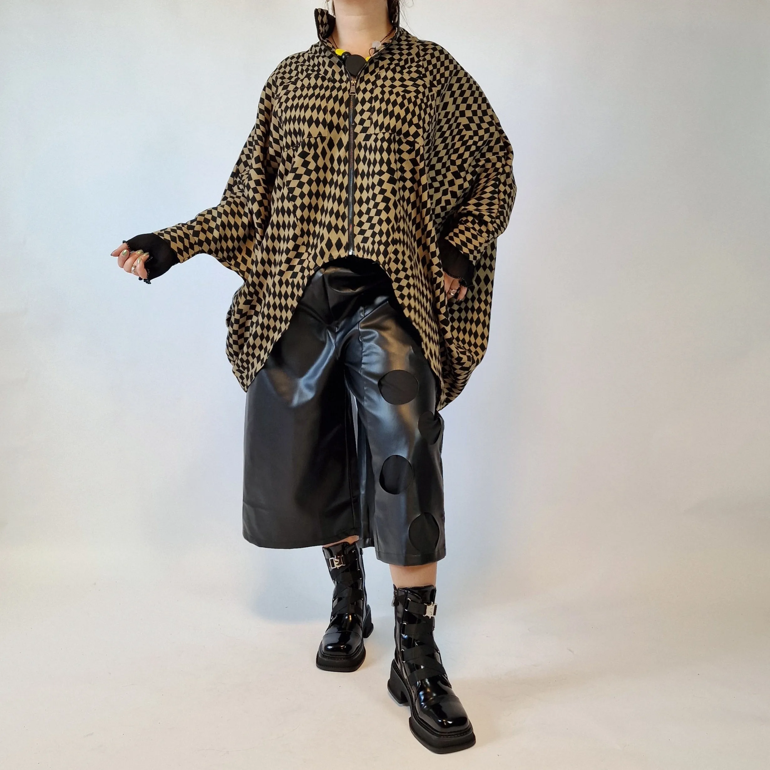 Simple Moderne Playing Chess Brown Batwing Cardigan